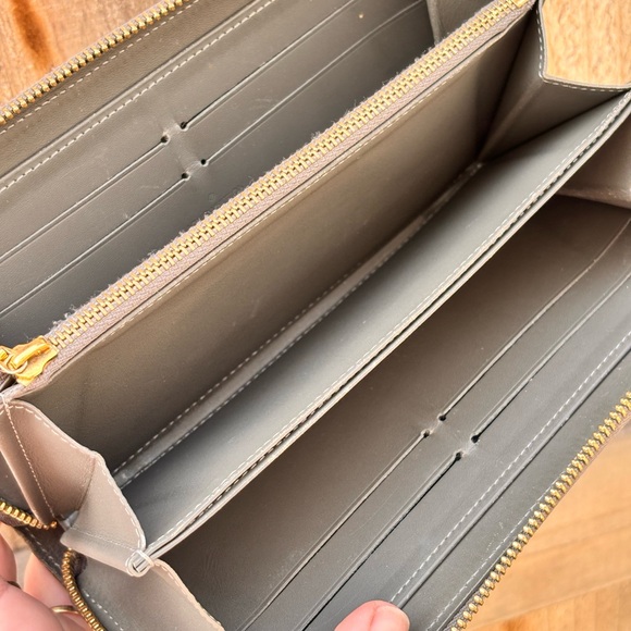 Louis Vuitton LV Gold Shimmer Vernis Long Zippt Wallet W/ Dustbag - Picture 10 of 16